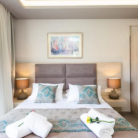 Aparthotel Akrogiali 