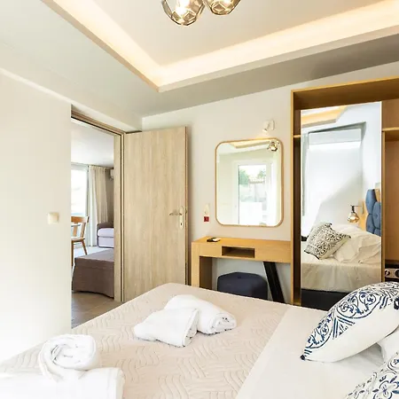 Aparthotel Akrogiali 